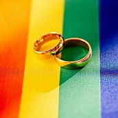 Как ЛГБТ+ паре заключить брак за рубежом? 